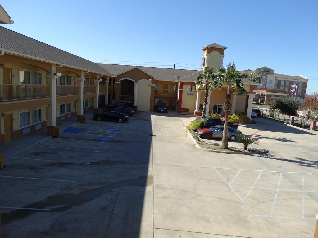 Regency Inn & Suites - Baytown Exterior photo