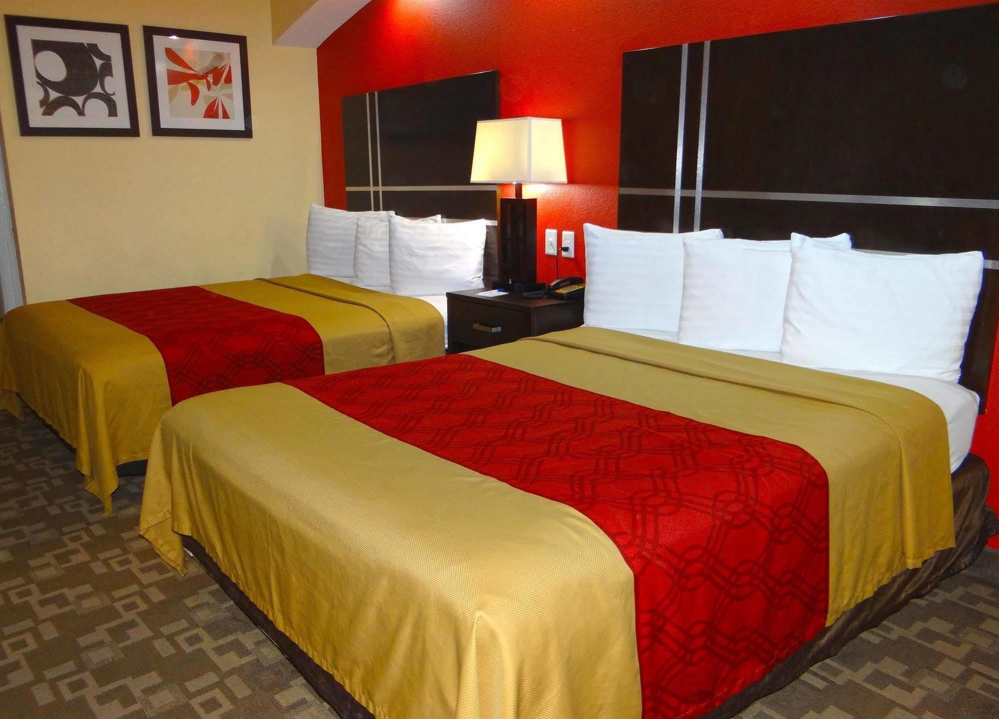 Regency Inn & Suites - Baytown Exterior photo