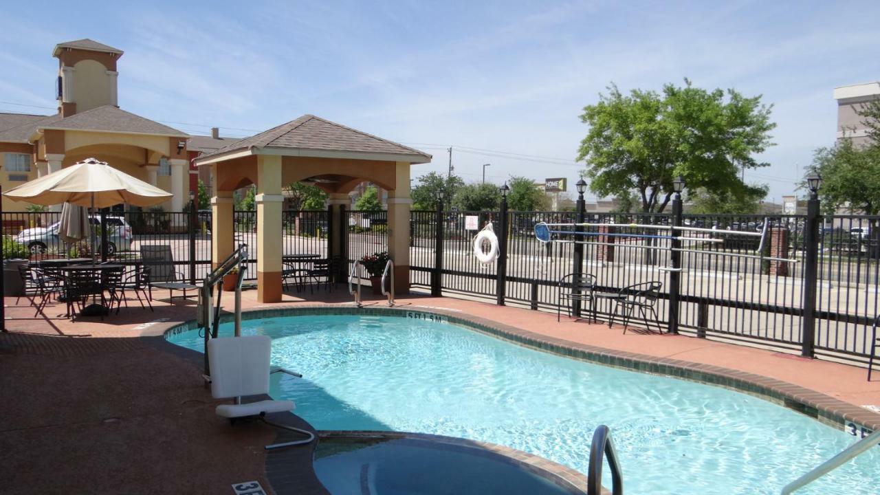 Regency Inn & Suites - Baytown Exterior photo